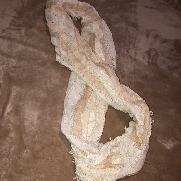 Loop scarf - Picture 11 of 11